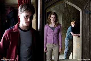 Illustration for article titled Avatar Armor, Megan Fox Video, Harry Potter Pic... And Actual Cause For Heroes Optimism?